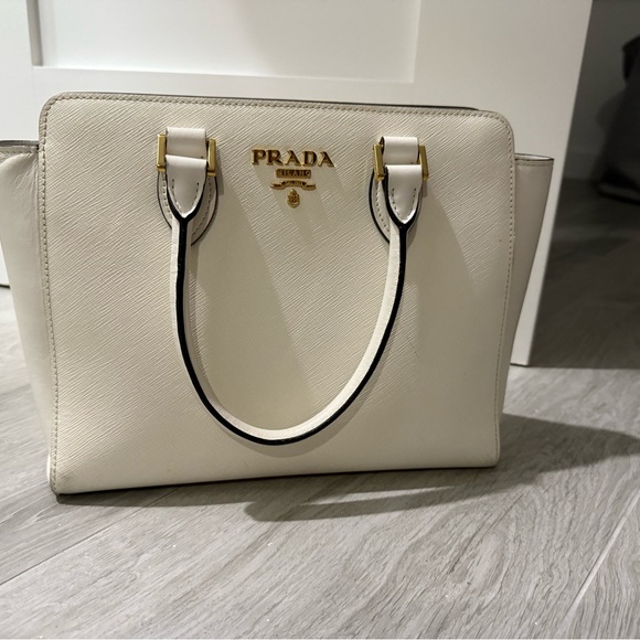 Prada SAFFIANO LEATHER HANDBAG - authentic - Picture 8 of 12